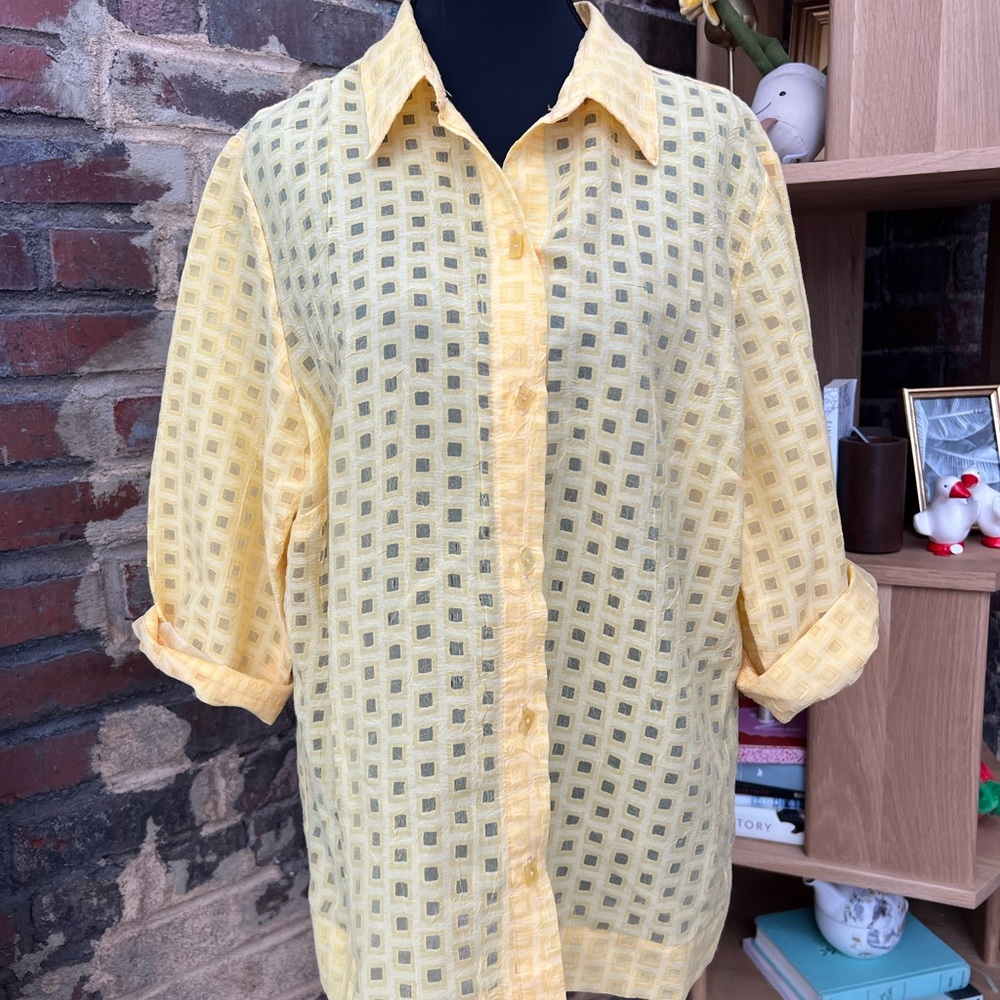 JH Collectibles Butter Yellow Women’s Button Up Blouse - Fun Pattern, Luxury